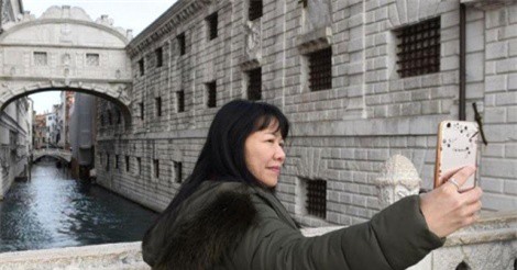 Dân Trung Quốc chi hàng tỉ USD đi chơi Tết