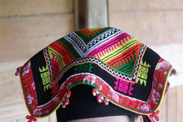 Chiếc khăn Piêu của người phụ nữ Thái Đen