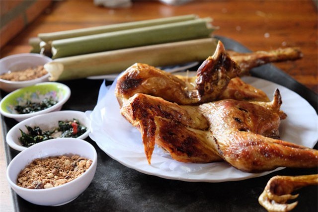 Đến Pleiku nếm thử đặc sản cơm lam gà nướng