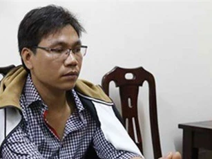 Người đàn ông trốn truy nã bị bắt khi về nhà ăn Tết
