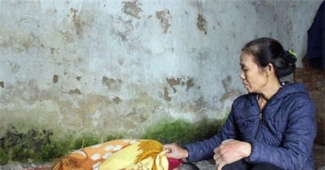 Xót thương người chị gái ở vậy chăm sóc em trai tâm thần suốt 35 năm