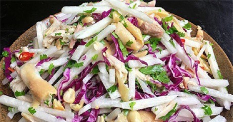 Cách làm gỏi gà củ đậu ngon tuyệt nhờ tận dụng gà Tết