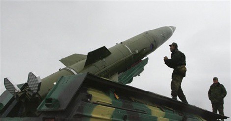 Quân đội Syria đưa tên lửa đạn đạo "khủng" đến Damascus khiến phiến quân khiếp sợ