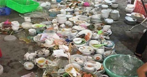 Bị nhà chồng sắp cưới "thử thách" với mâm bát "khủng", cô gái đập bát, hủy hôn bỏ về 