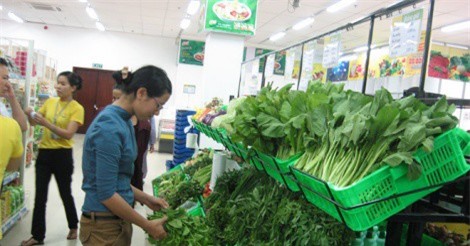 Chợ, siêu thị mở hàng đầu năm, khách vẫn đìu hiu