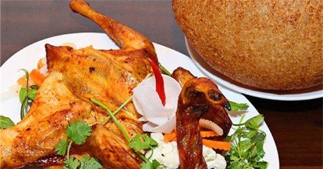 Gà nướng lu xôi cháy - món ăn "đốn tim" thực khách ở miền đất võ