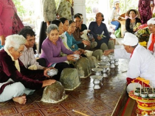 “Rùng mình” với những hủ tục ma chay chỉ có ở Việt Nam