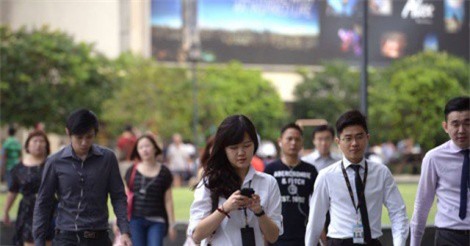 Thu dư ngân sách hơn 7 tỷ USD, Singapore 'lì xì' toàn dân