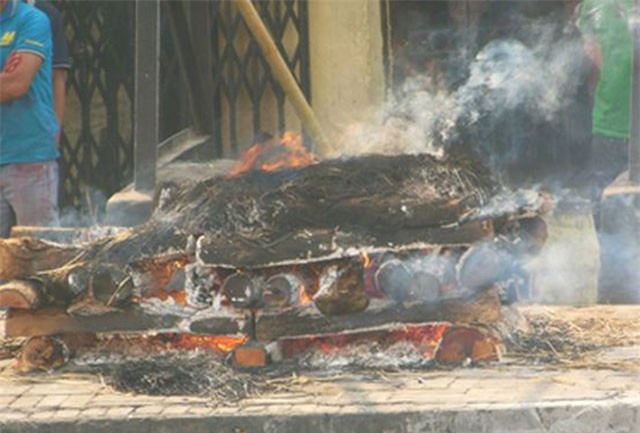 Hãi hùng tục đẽo sọ người chết thành hình xu để thờ ở Ninh Thuận