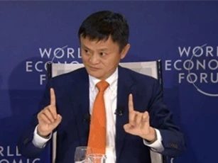 Jack Ma khuyên nên làm gì trong từng độ tuổi