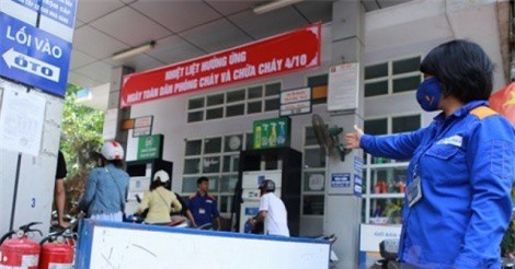 NÓNG: Giá xăng giảm từ 100-600 đồng/lít từ chiều nay