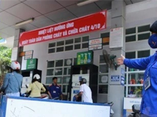 NÓNG: Giá xăng giảm từ 100-600 đồng/lít từ chiều nay