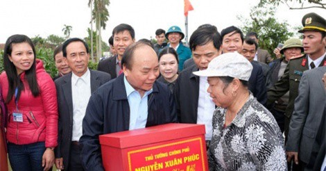 Thủ tướng động viên bà con xuống đồng đầu Xuân