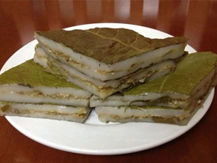 Bánh nếp nhân trứng kiến Tuyên Quang