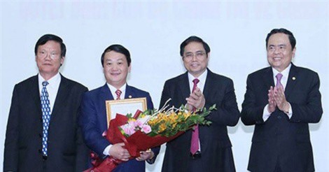 Công bố quyết định của Bộ Chính trị về công tác cán bộ