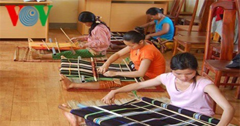 Dệt thổ cẩm - thước đo sự khéo léo của phụ nữ M’Nông