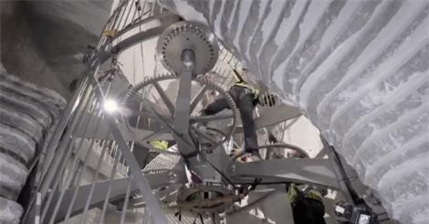 Tỷ phú Jeff Bezos xây cả một chiếc đồng hồ chạy 10.000 năm với giá 42 triệu USD