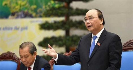 TIN HOT NGÀY 23/2: Dừng việc giao bổ sung biên chế trong năm 2018; đề xuất tăng kịch trần thuế xăng, dầu