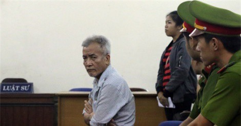 Thảm kịch từ cuồng ghen: Đám con khóc nức nở bảo vệ mẹ