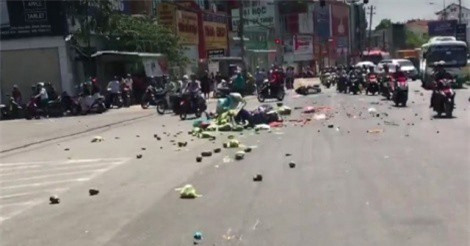 TIN HOT NGÀY 24/2: Xe khách vượt đèn đỏ gây tai nạn kinh hoàng, cán bộ xã bị kỷ luật vì đánh bạc