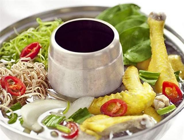 Cuối tuần đổi vị với lẩu gà kiểu Thái cực ngon, cực dễ làm