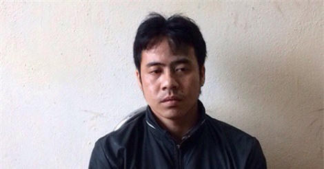 Hà Giang: Ông bố đang sưởi bị con trai chém chết