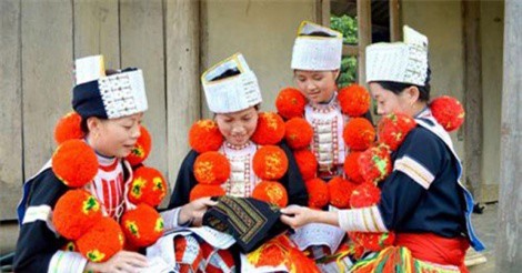 Nét độc đáo trong trang phục người Dao đỏ