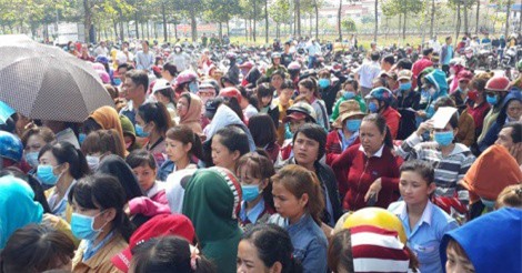 2.000 công nhân bị chủ 'quỵt' lương: Chúng tôi ngày nào cũng tới đây chầu chực