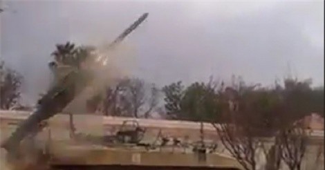 Clip: Quân đội Syria dùng "rồng phun lửa nhiều đầu" phá hủy các cứ điểm mạnh của khủng bố