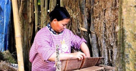 Độc đáo nghề làm giấy bản của người Nùng An