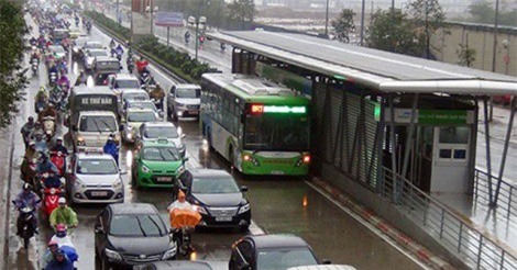 Hà Nội: Đề xuất cho xe chạy chung đường buýt nhanh