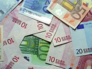 Tỷ giá ngoại tệ ngày 26/2: USD và bảng Anh tăng, euro giảm nhẹ