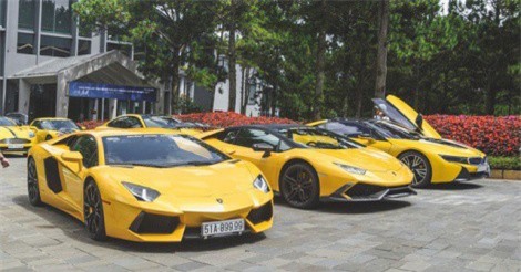 Đại gia Việt rủng rỉnh tiền tỷ, mua siêu xe vẫn chây ì nợ nần