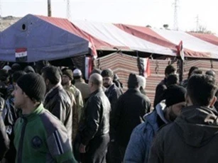 Hàng loạt phiến quân đầu hàng quân đội Syria ở Hama và Idlib