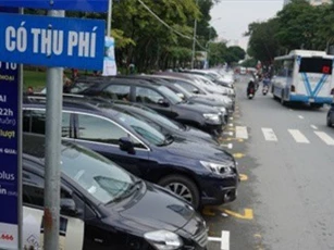 TPHCM: Thu phí đậu xe ôtô dưới lòng đường dự kiến cao nhất 40.000 đồng/giờ