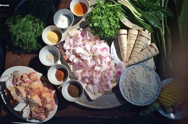 Gà mọ - món ăn đặc biệt của dân tộc Thái Mộc Châu