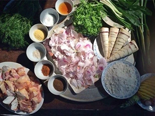 Gà mọ - món ăn đặc biệt của dân tộc Thái Mộc Châu