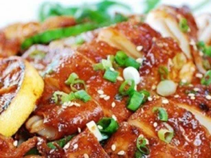 Cuối tuần nhâm nhi với món mực nướng cay giòn cực ngon, cực đơn giản