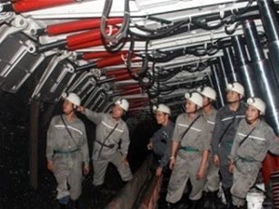 Đề xuất tăng thuế môi trường “kịch trần” đối với xăng dầu, than đá có phù hợp?