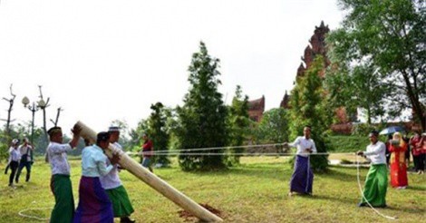 Lễ ăn mừng nhà mới của đồng bào Chăm