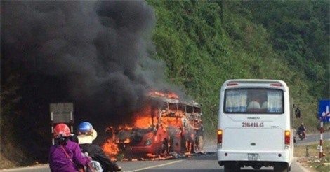 Xe Phương Trang bốc cháy, 23 hành khách và tài xế thoát chết