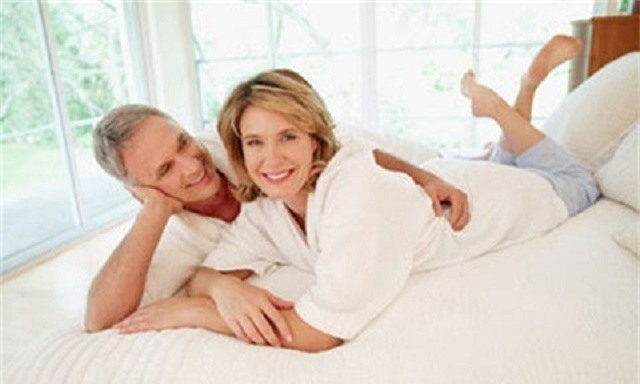 Bí quyết duy trì chuyện “chăn gối” của các quý bà ở tuổi mãn kinh