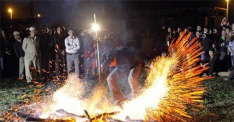 Độc đáo nghi lễ nhảy lửa của người Dao đỏ ở Bình Lãng