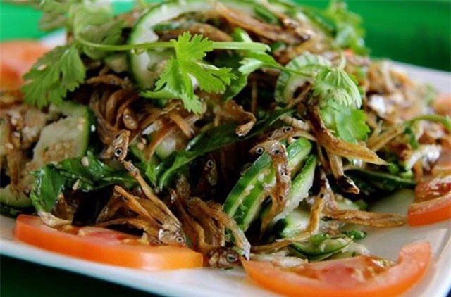 Gỏi cà đắng cá cơm - thứ đặc sản khiến thực khách quên lối về