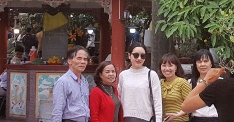 Hà Nội: Xử lý nghiêm hiệu trưởng và hiệu phó đi lễ giờ hành chính