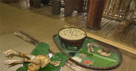 Lễ cúng lúa giống của đồng bào Ê Đê