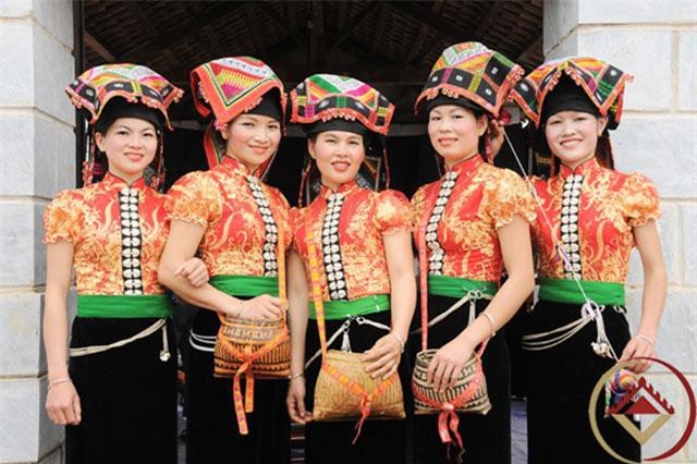 Nét đẹp áo cóm của phụ nữ dân tộc Thái