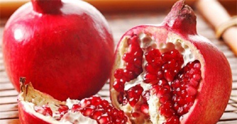 Cách trị thâm, nứt nẻ nhanh nhất cho bạn gái đôi môi hồng, căng mọng tự tin đón ngày 8/3