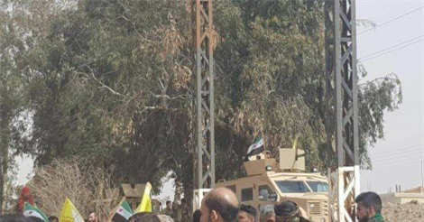 Chùm ảnh: 1.700 người Kurd ngừng đánh IS, kéo tới Afrin tấn công lính Thổ