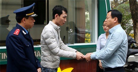 Hà Nội: Tài xế taxi “chặt chém” khách Mỹ với giá cao gấp 10 lần